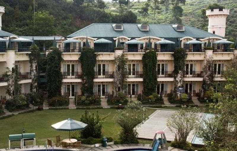Club Bali Suites At Kota Bunga Cipanas  Εξωτερικό φωτογραφία