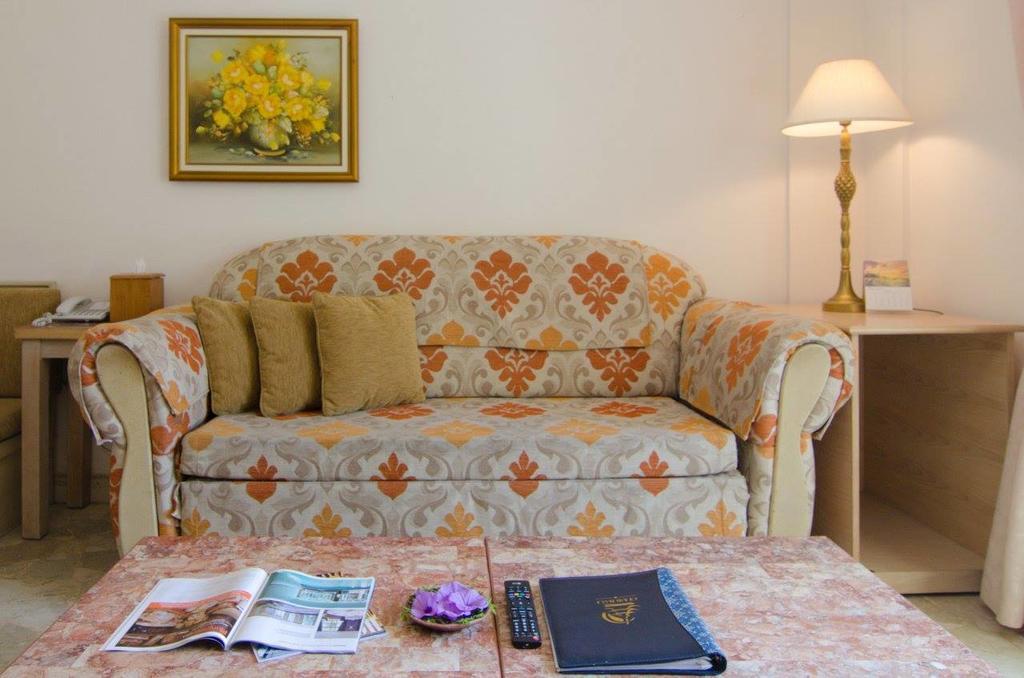 Club Bali Suites At Kota Bunga Cipanas  Εξωτερικό φωτογραφία