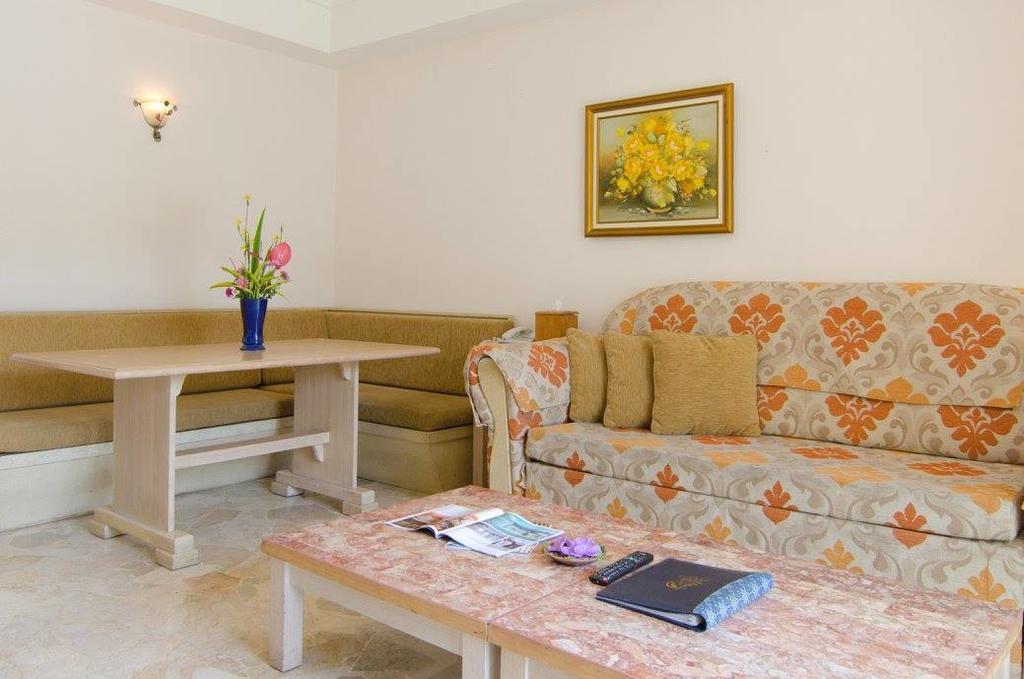 Club Bali Suites At Kota Bunga Cipanas  Εξωτερικό φωτογραφία