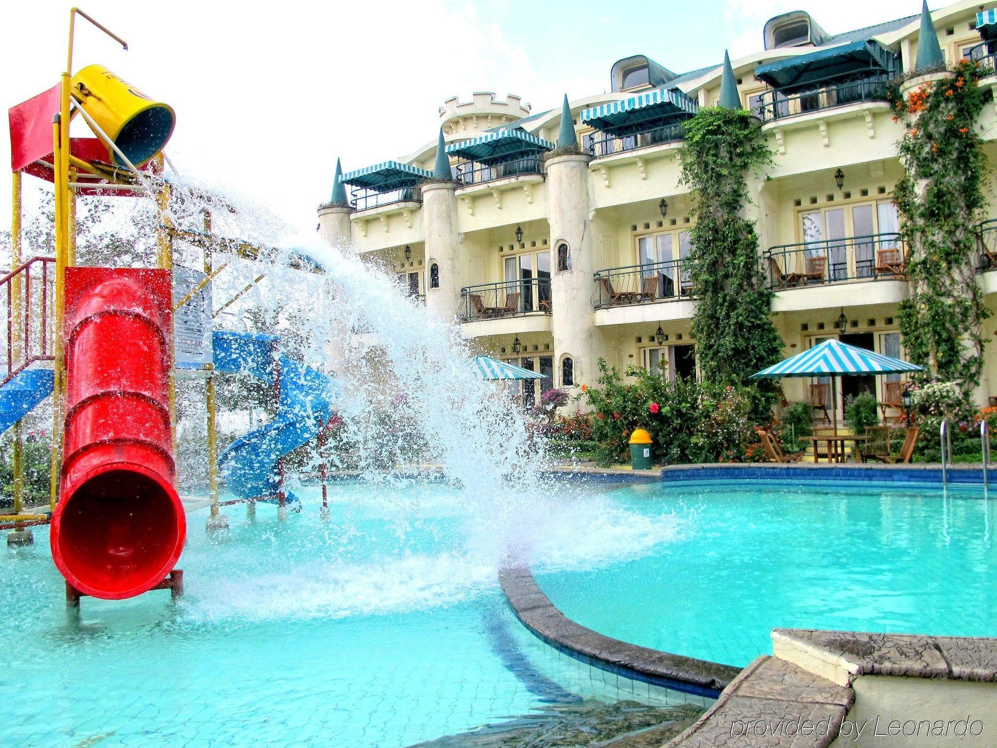 Club Bali Suites At Kota Bunga Cipanas  Εξωτερικό φωτογραφία