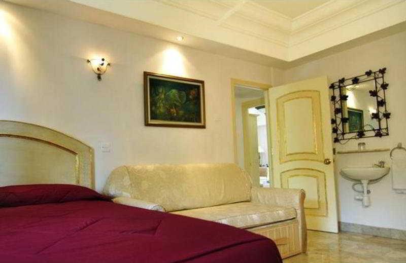 Club Bali Suites At Kota Bunga Cipanas  Εξωτερικό φωτογραφία