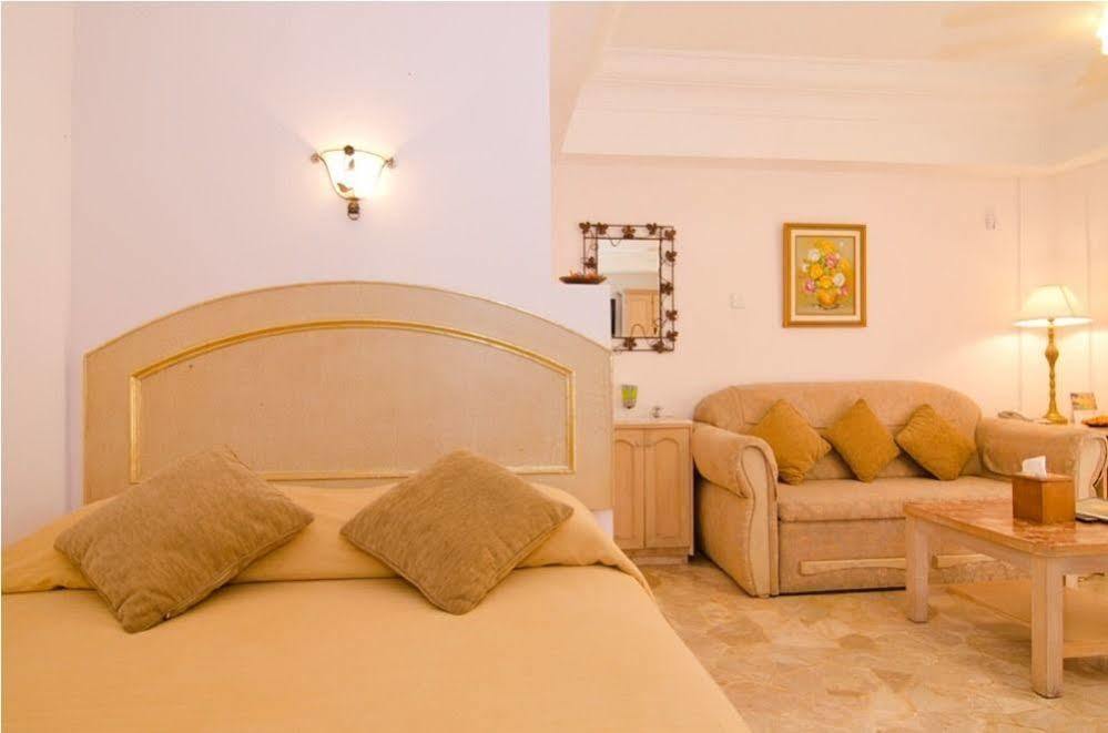 Club Bali Suites At Kota Bunga Cipanas  Εξωτερικό φωτογραφία